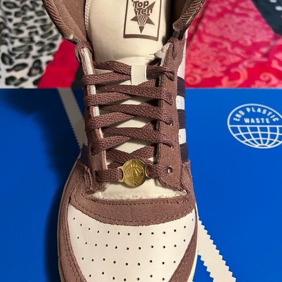 NEW HIGH TOP SNEAKERS - Picture 3 of 5